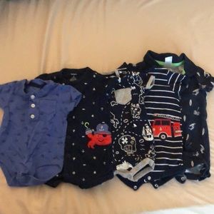 Carter’s boys romper set of 5